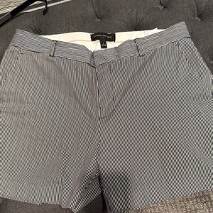 Banana Republic women’s Black and White Striped Shorts